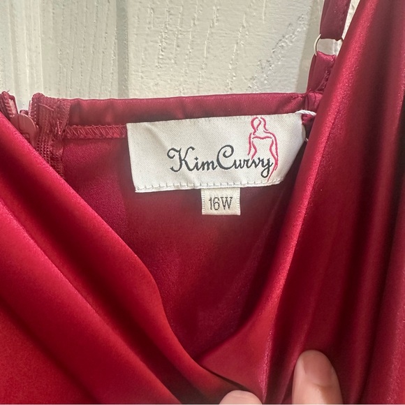 NWT- Kim Curvy midi size 16 satin dress - Picture 3 of 8